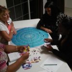 Carla Muijsert geeft les aan deelnemers van KIK opleiding Curacao